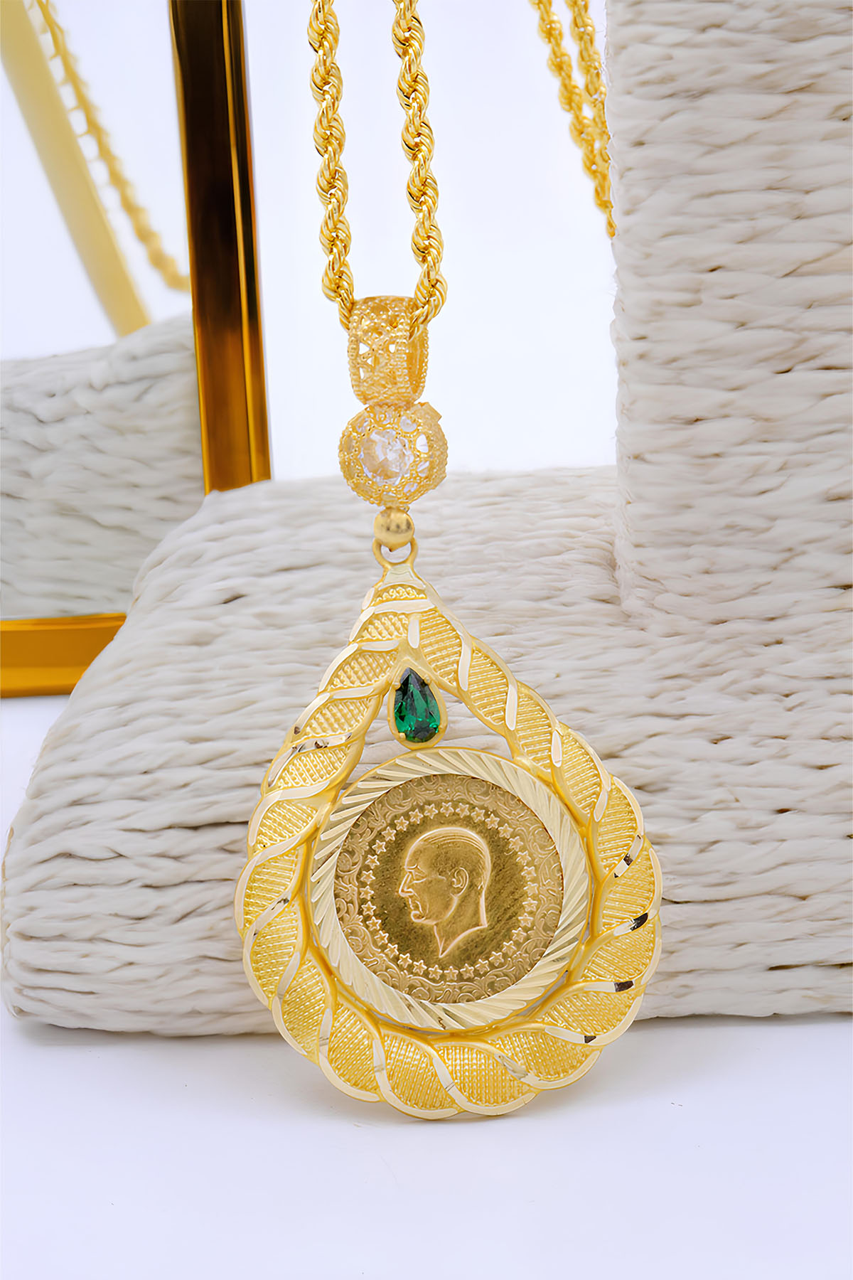 22 Ayar Çeyrek Altınlı 14 Ayar Altın Kolye 22 Ayar Çeyrek Altınlı 14 Ayar Altın Kolye