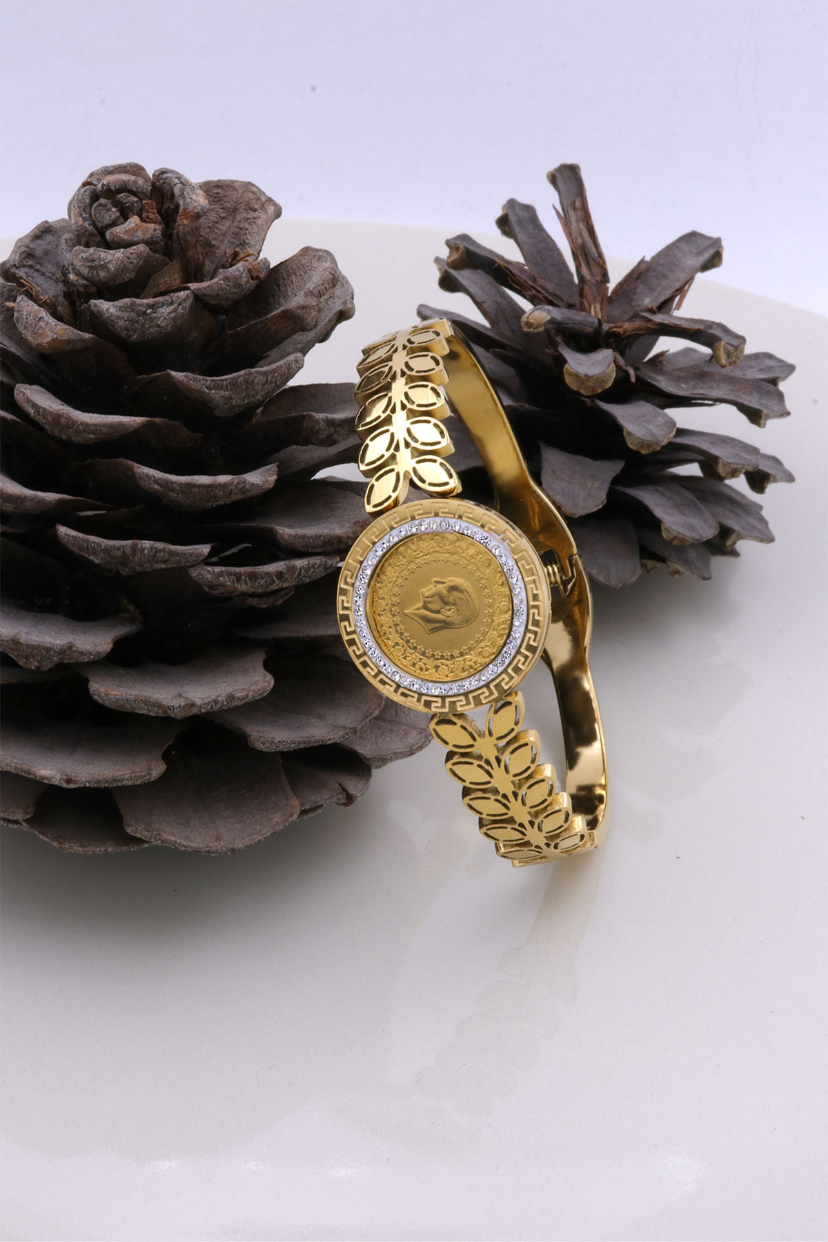 22 Ayar Çeyrek Altınlı Çelik Kelepçe Bileklik 22 Ayar Çeyrek Altınlı Çelik Kelepçe Bileklik