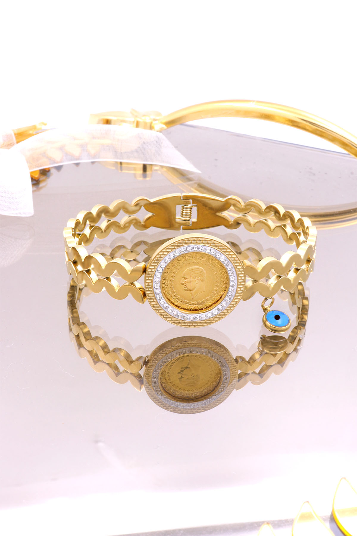 22 Ayar Çeyrek Altınlı Çelik Kelepçe Bileklik 22 Ayar Çeyrek Altınlı Çelik Kelepçe Bileklik