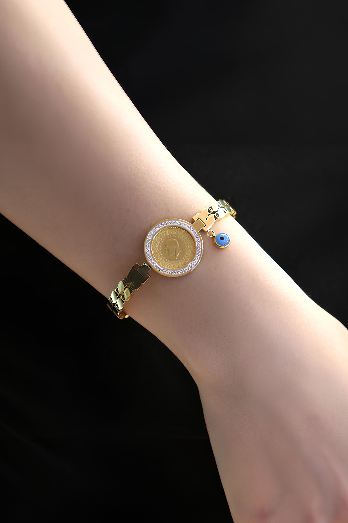 22 Ayar Çeyrek Altınlı Çelik Kelepçe Bileklik 22 Ayar Çeyrek Altınlı Çelik Kelepçe Bileklik