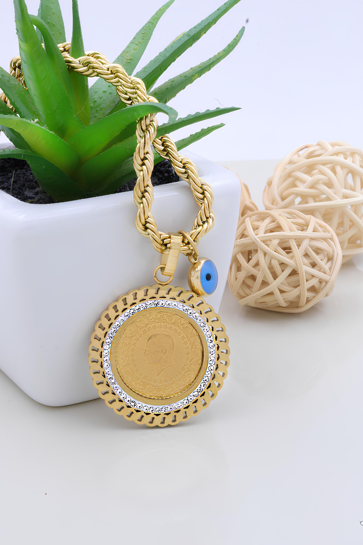 22 Ayar Çeyrek Altınlı Çelik Kolye 22 Ayar Çeyrek Altınlı Çelik Kolye