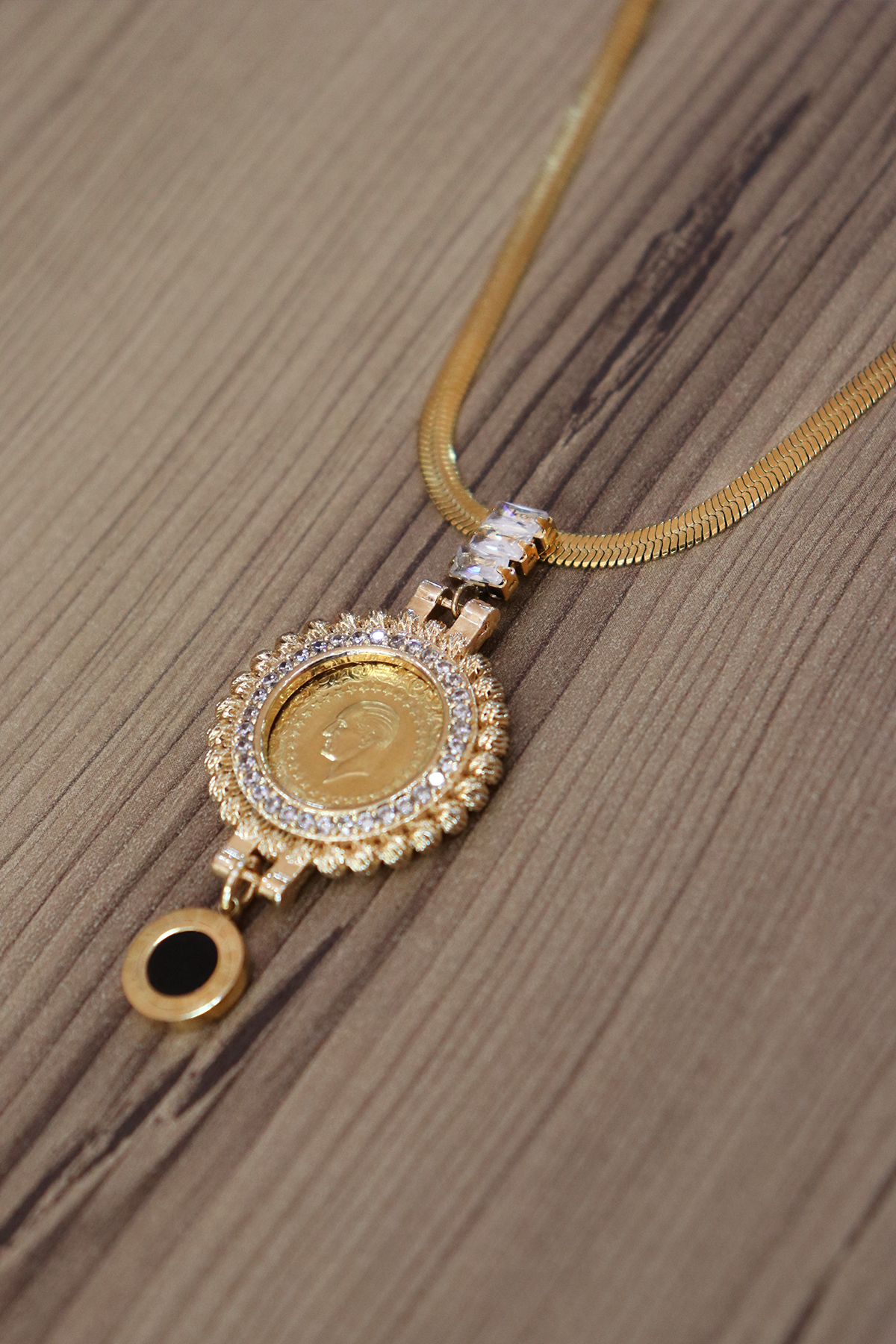 22 Ayar Çeyrek Altınlı Dorika Çerçeveli Italyan Yassı Zincir Kolye 22 Ayar Çeyrek Altınlı Dorika Çerçeveli Italyan Yassı Zincir Kolye