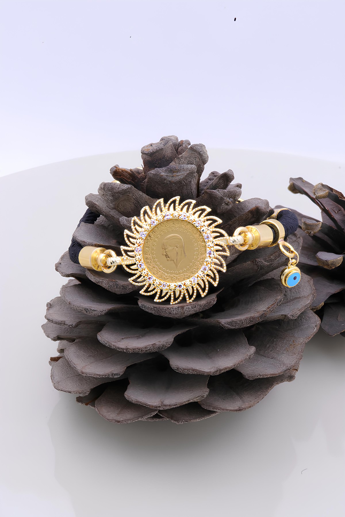 22 Ayar Çeyrek Altınlı İpli Bileklik 22 Ayar Çeyrek Altınlı İpli Bileklik