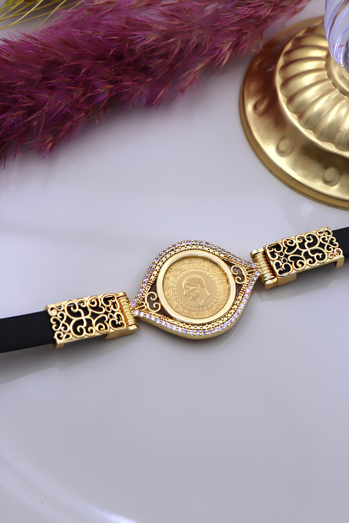 22 Ayar Çeyrek Altınlı Kauçuk Kordonlu Bileklik 22 Ayar Çeyrek Altınlı Kauçuk Kordonlu Bileklik