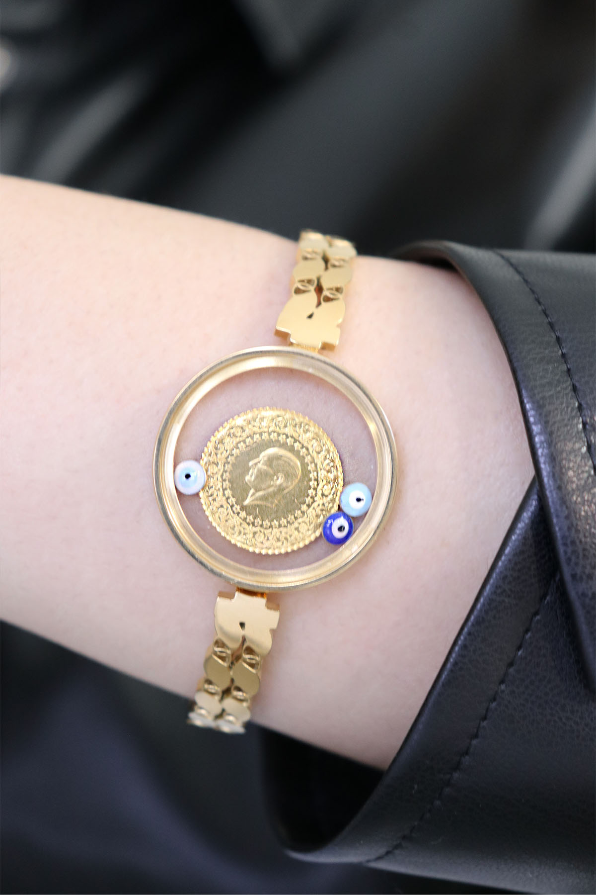 22 Ayar Çeyrek Altınlı Şeffaf Çerçeveli Çelik Kelepçe Bileklik 22 Ayar Çeyrek Altınlı Şeffaf Çerçeveli Çelik Kelepçe Bileklik