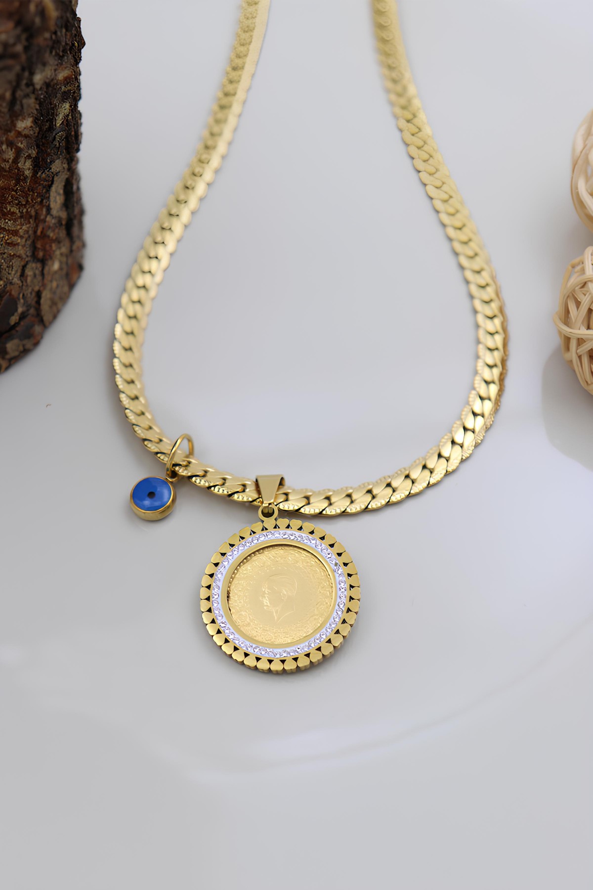 22 Ayar Çeyrek Altınlı Yassı Zincirli Çelik Kolye 22 Ayar Çeyrek Altınlı Yassı Zincirli Çelik Kolye