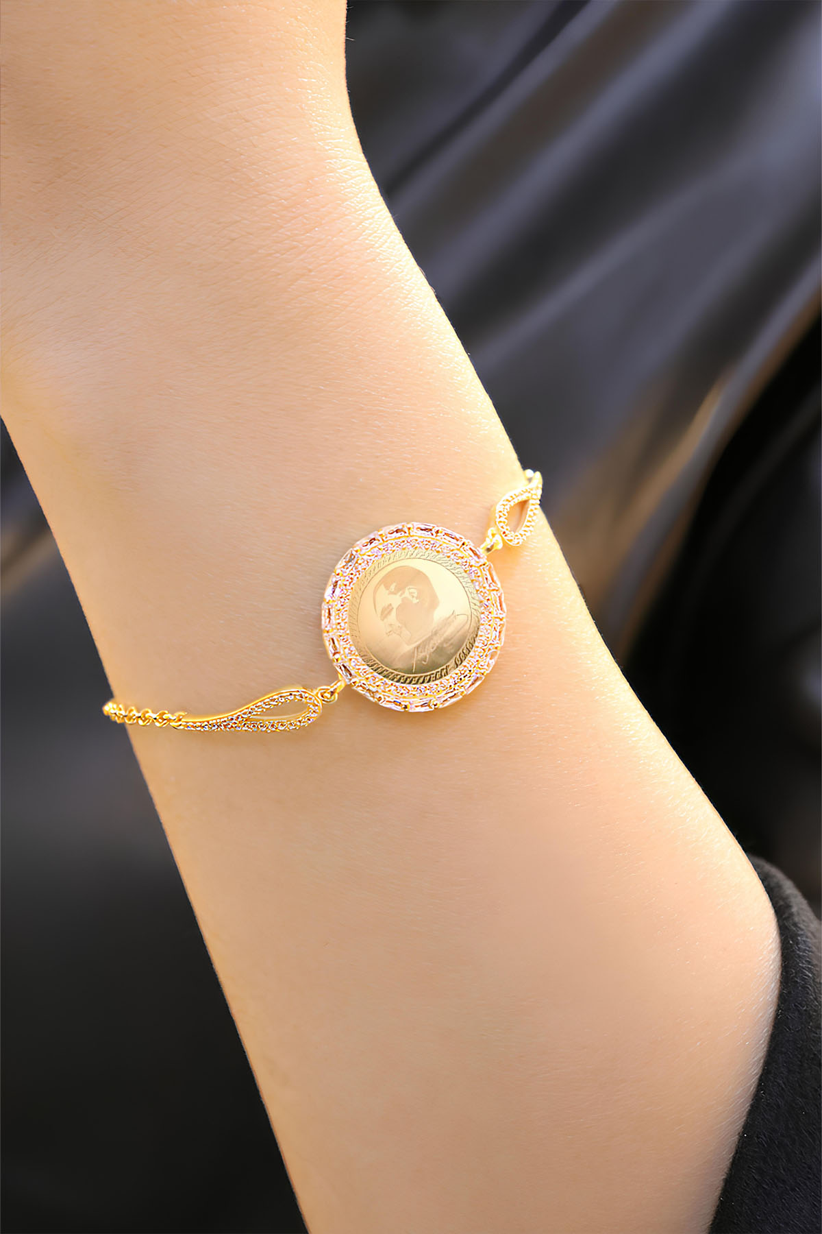 22 Ayar Gram Altınlı 925 Ayar Gümüş Bileklik 22 Ayar Gram Altınlı 925 Ayar Gümüş Bileklik