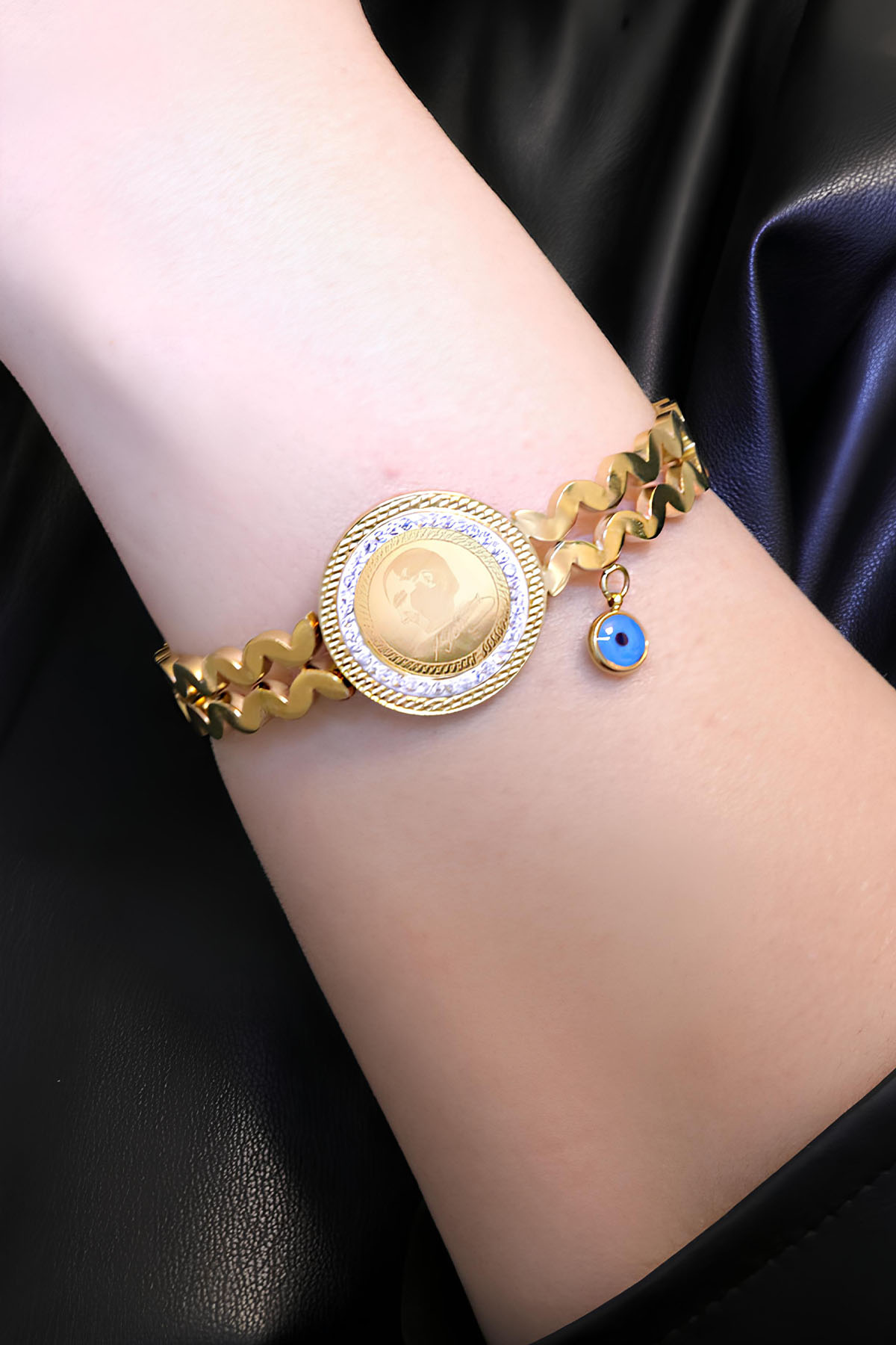 22 Ayar Gram Altınlı Çelik Bileklik 22 Ayar Gram Altınlı Çelik Bileklik