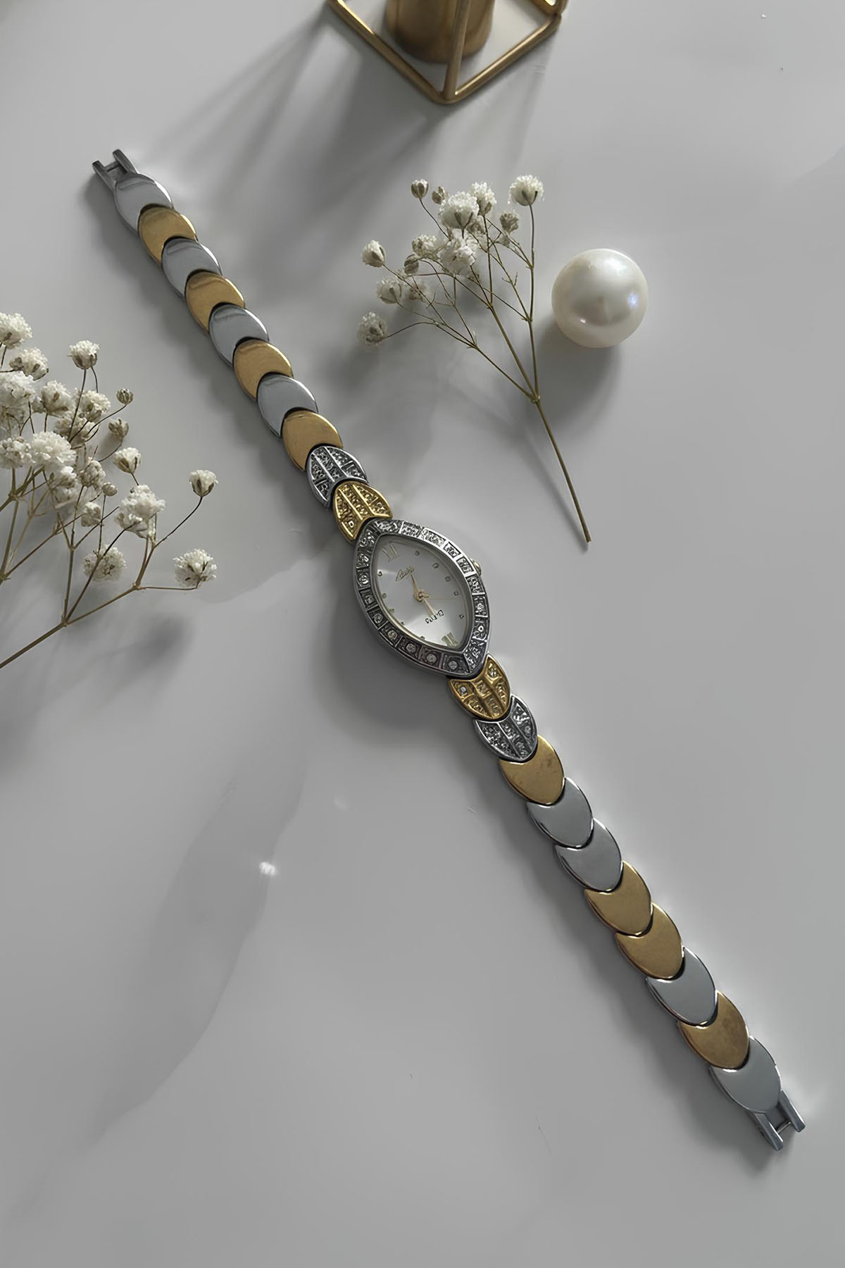 Vintage Kadın Kol Saati - Solmaz - Su Geçirmez- 2 Yıl Garantili Vintage Kadın Kol Saati - Solmaz - Su Geçirmez- 2 Yıl Garantili