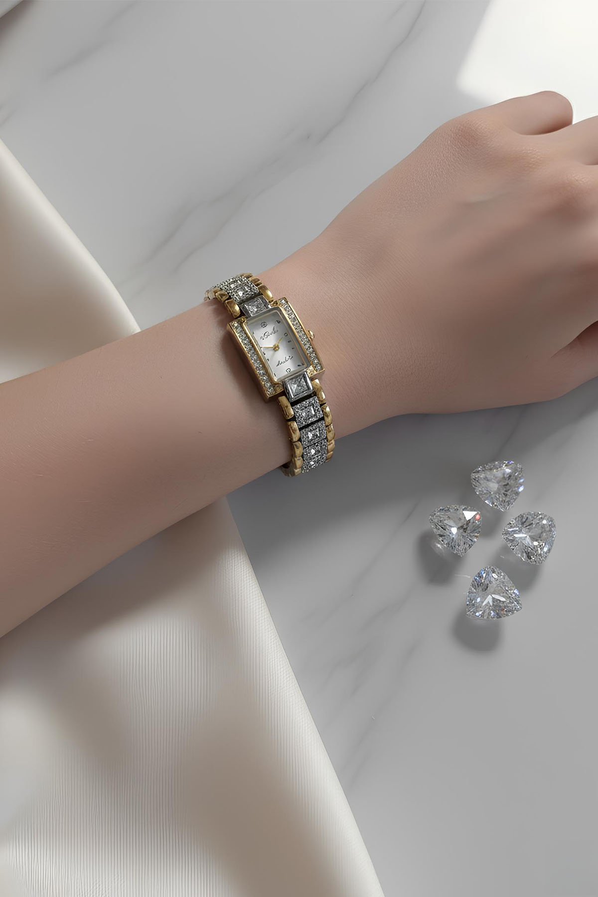 Vintage Kadın Kol Saati - Solmaz - Su Geçirmez- 2 Yıl Garantili Vintage Kadın Kol Saati - Solmaz - Su Geçirmez- 2 Yıl Garantili