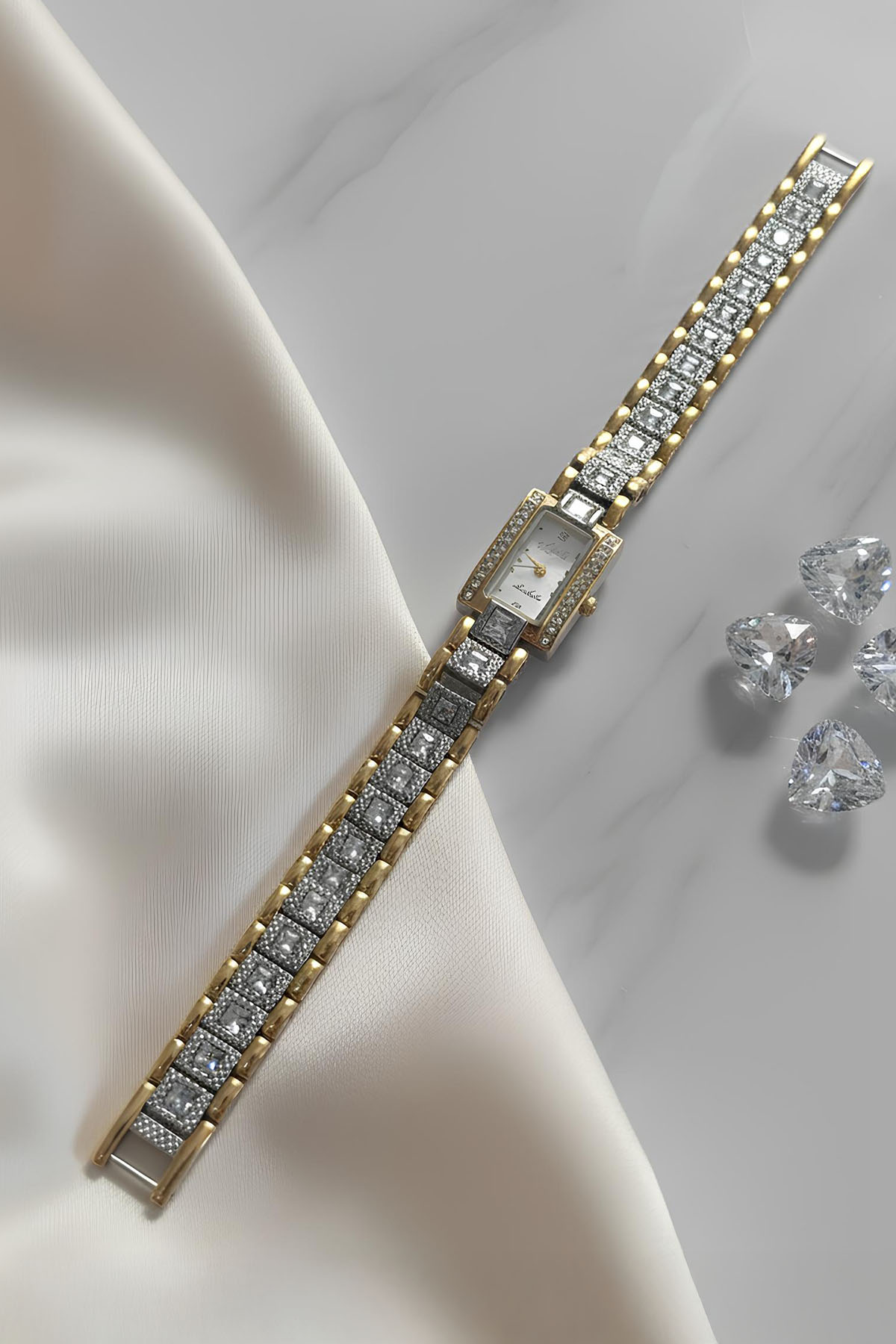 Vintage Kadın Kol Saati - Solmaz - Su Geçirmez- 2 Yıl Garantili Vintage Kadın Kol Saati - Solmaz - Su Geçirmez- 2 Yıl Garantili