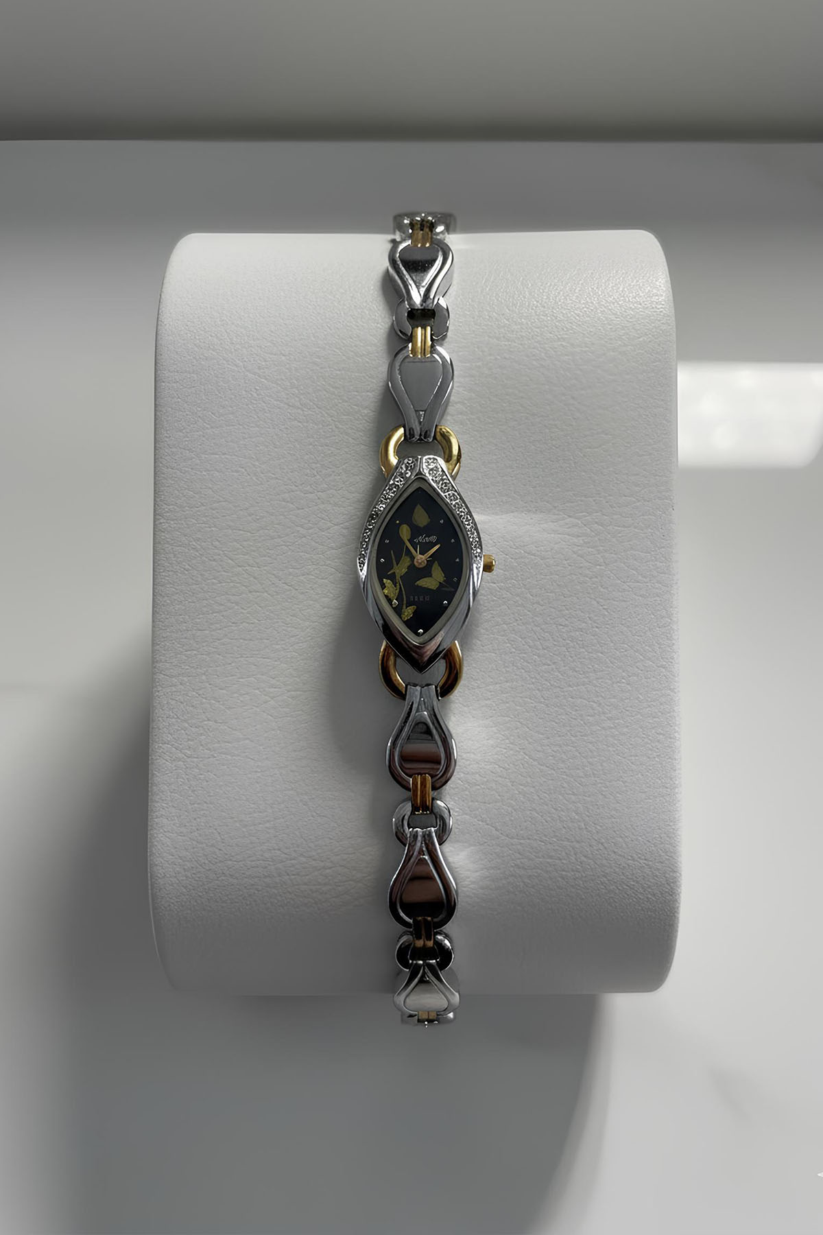 Vintage Kadın Kol Saati - Solmaz - Su Geçirmez- 2 Yıl Garantili Vintage Kadın Kol Saati - Solmaz - Su Geçirmez- 2 Yıl Garantili