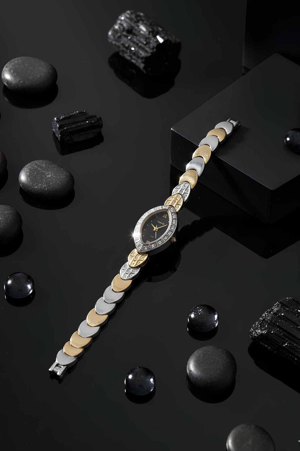 Vintage Kadın Kol Saati - Solmaz - Su Geçirmez- 2 Yıl Garantili