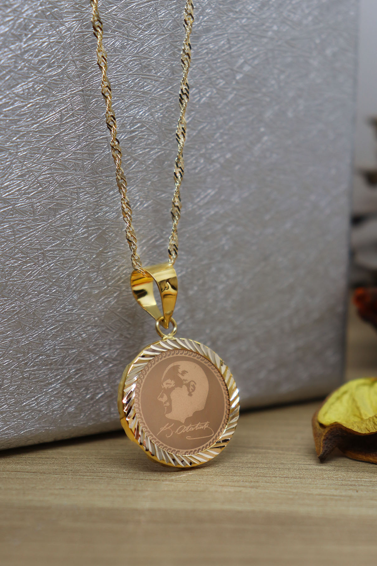 22 Ayar Yarım (0,5) Gram Altınlı 14 Ayar Kolye
